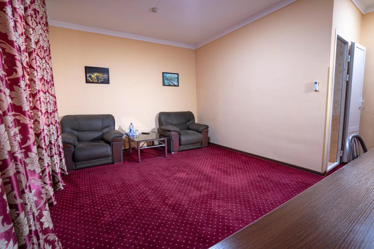 Rohat Hotel Chilonzor 塔什干 外观 照片
