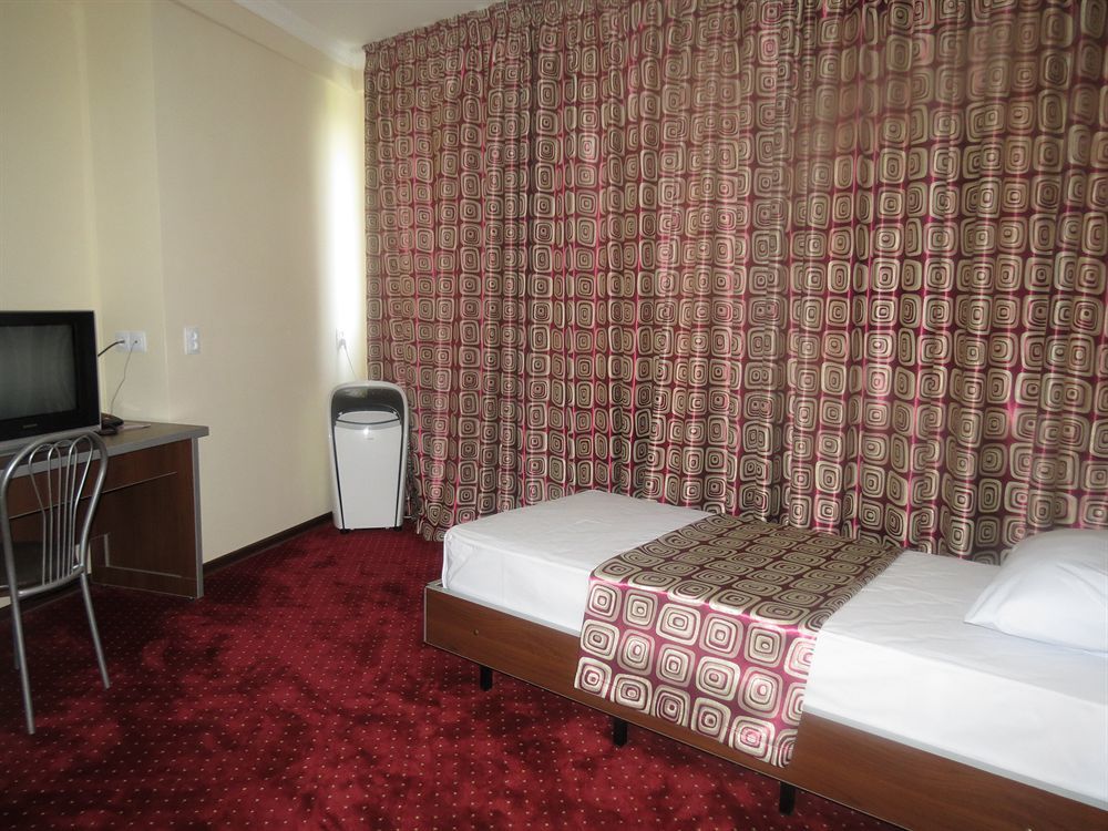 Rohat Hotel Chilonzor 塔什干 外观 照片