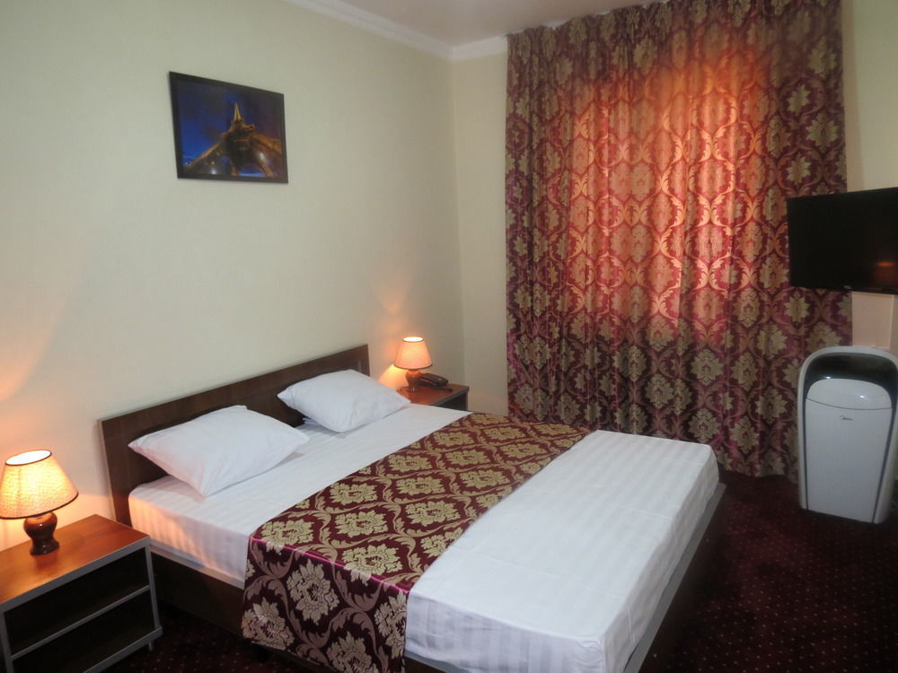 Rohat Hotel Chilonzor 塔什干 外观 照片