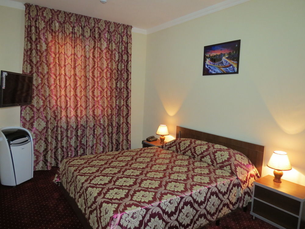 Rohat Hotel Chilonzor 塔什干 外观 照片